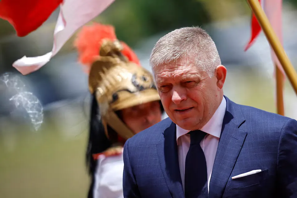 Словацький прем’єр Роберт Фіцо знову атакує Україну метафорами: дипломатичний скандал напередодні зустрічі Трампа і Путіна
